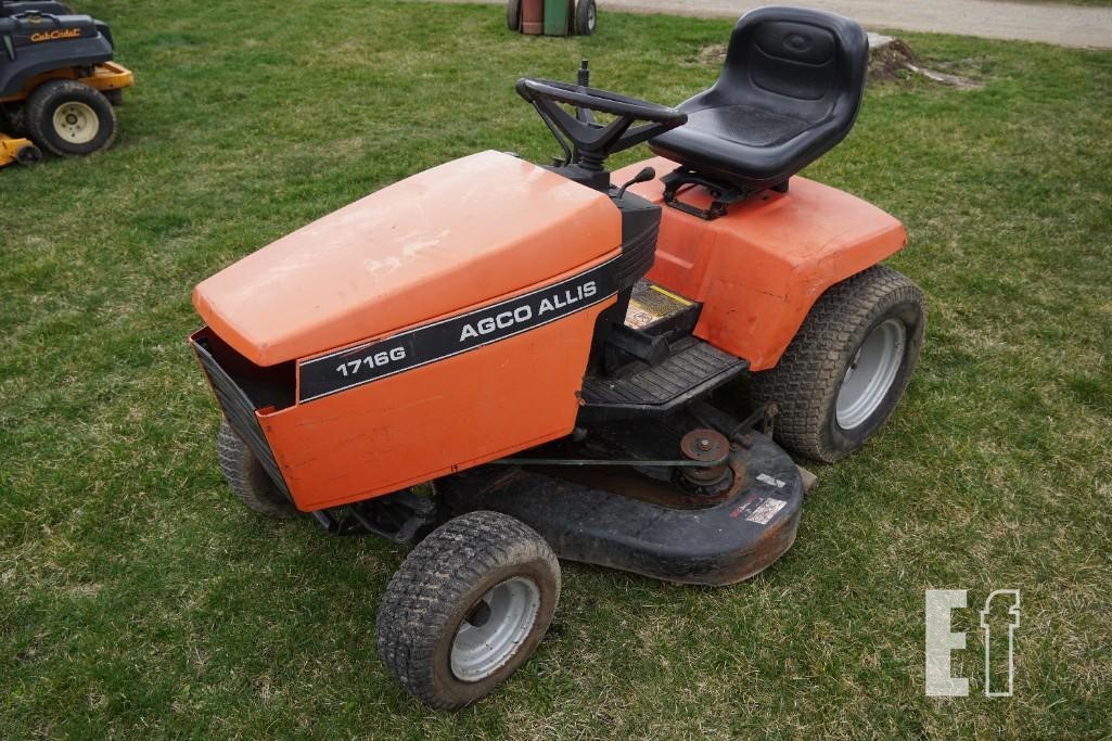 AGCO 1716H Lawn Tractor