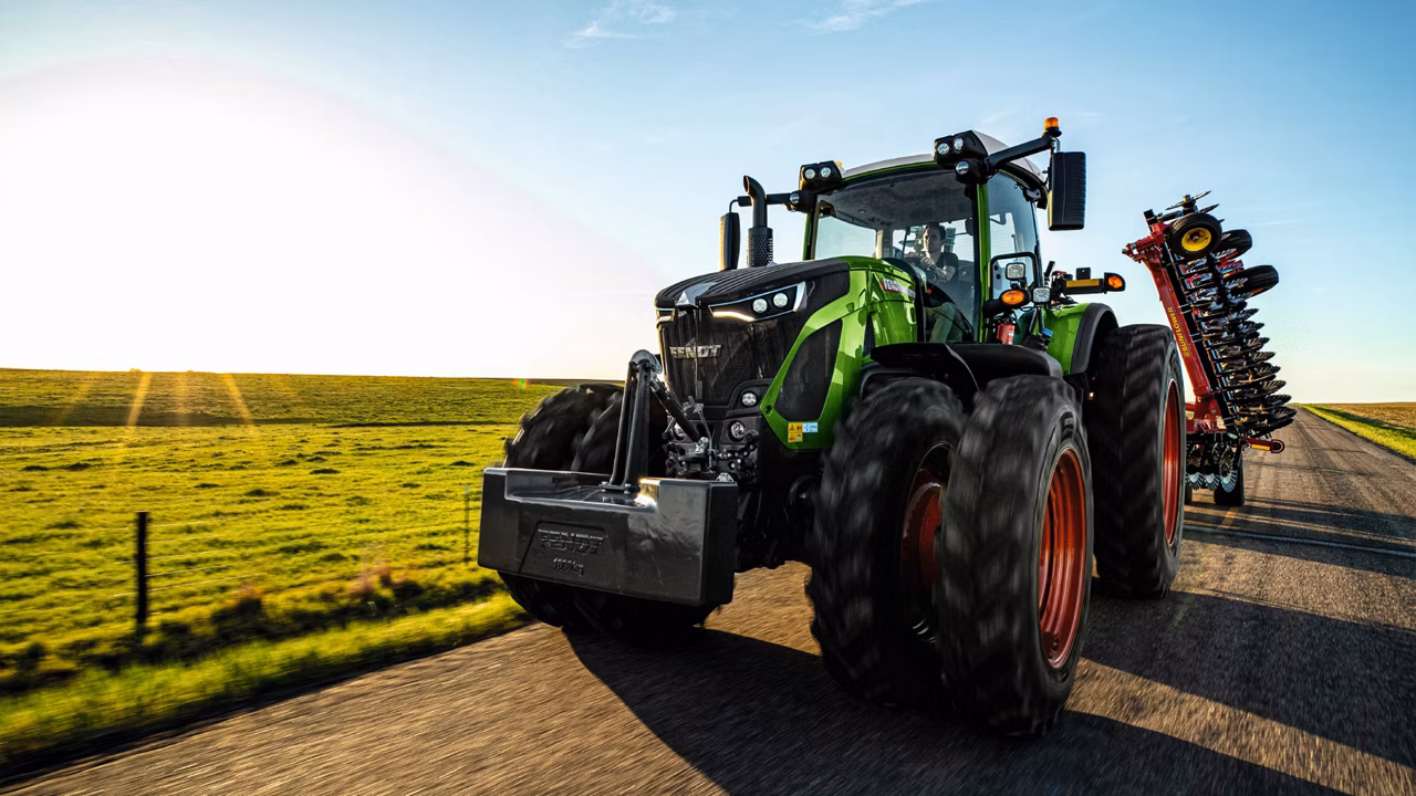 AGCO 1820H Lawn Tractor