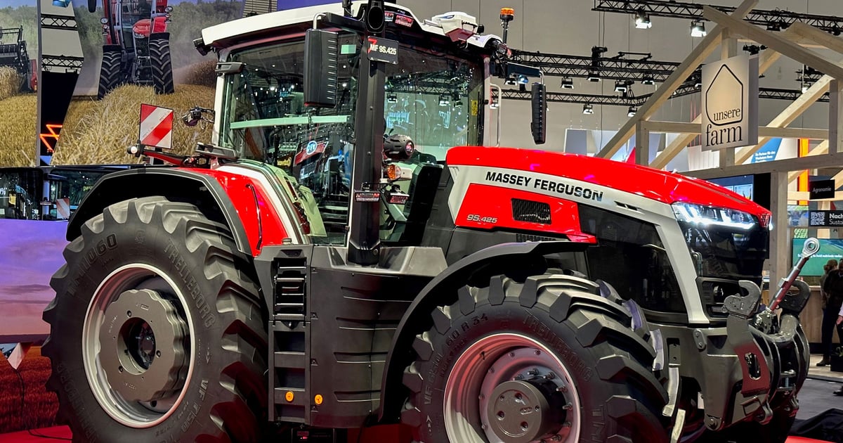 AGCO 2020H Lawn Tractor