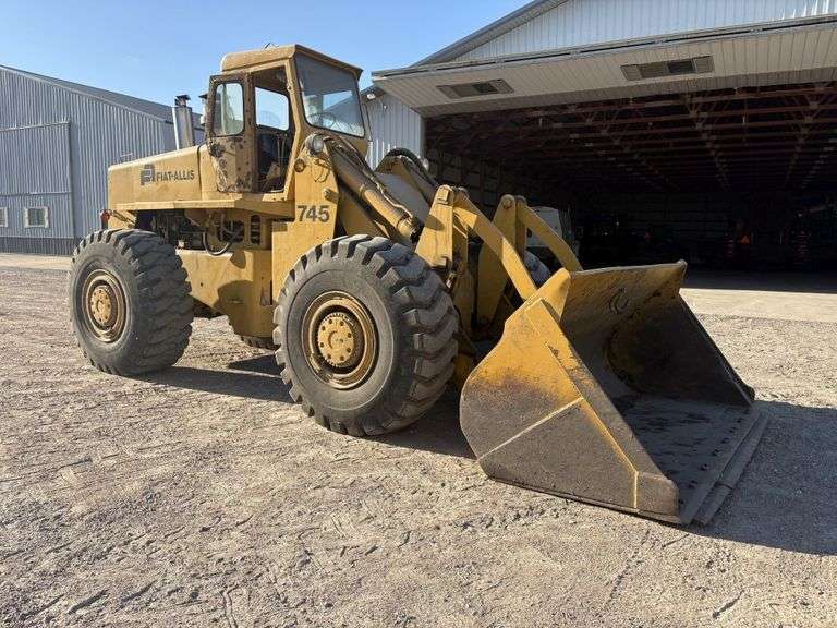 Allis Chalmers 745