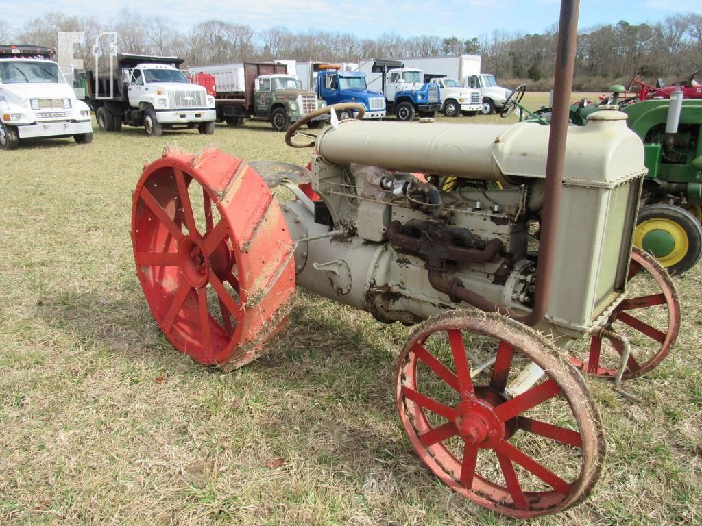 AMF 1261 Lawn Tractor