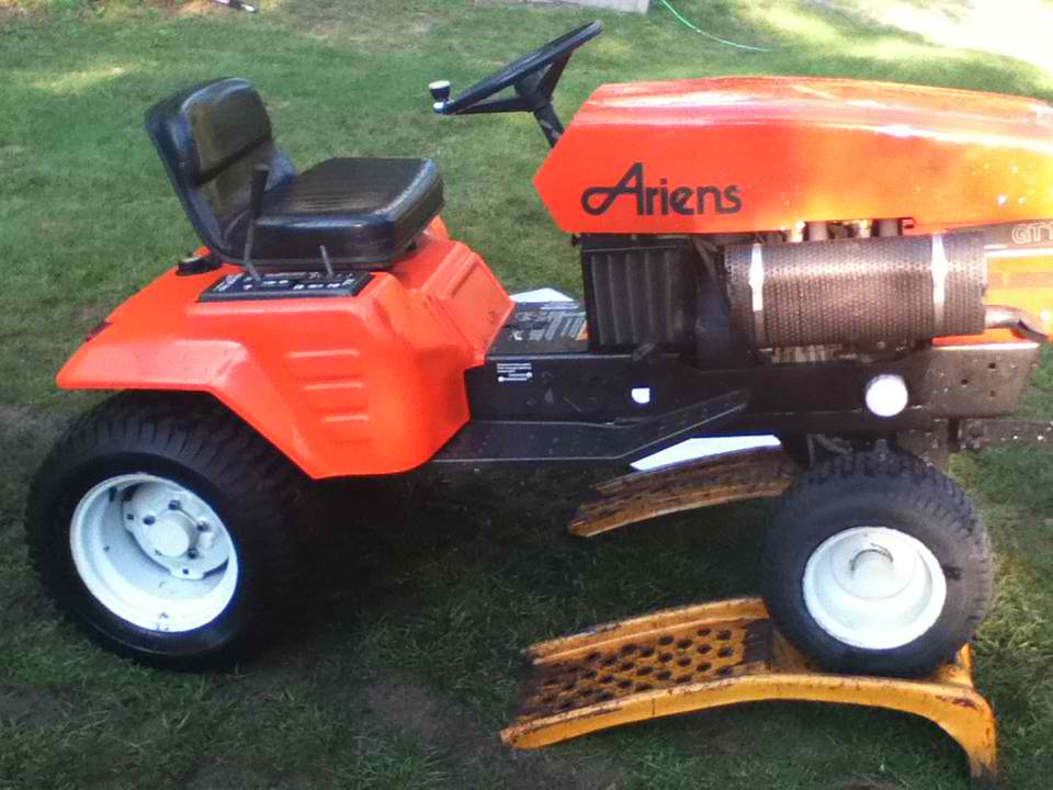 Ariens GT18D 931030 Lawn Tractor