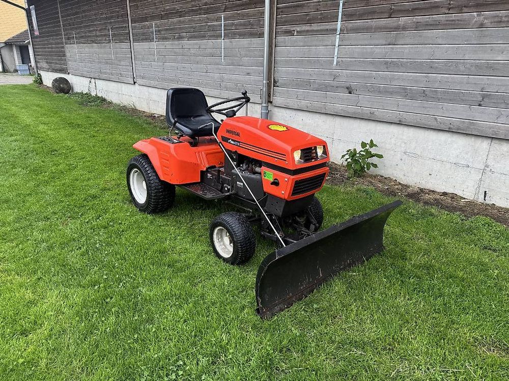 Ariens GT19 Lawn Tractor