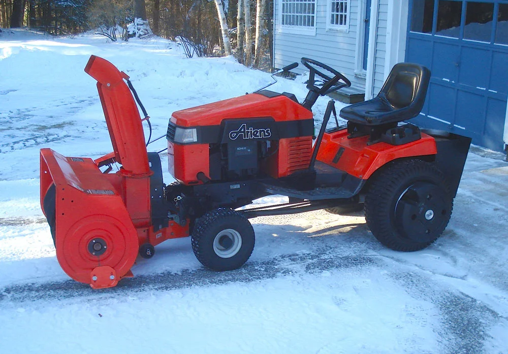 Ariens HT16 934001 Lawn Tractor