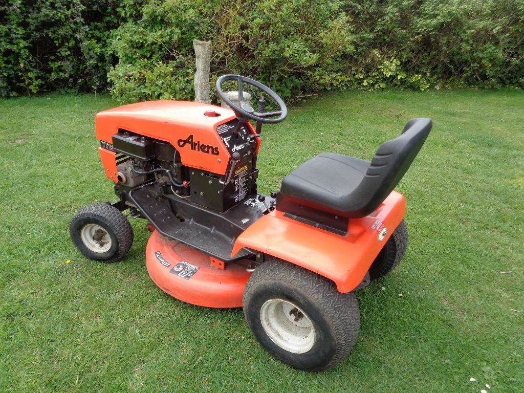 Ariens YT1232H Lawn Tractor