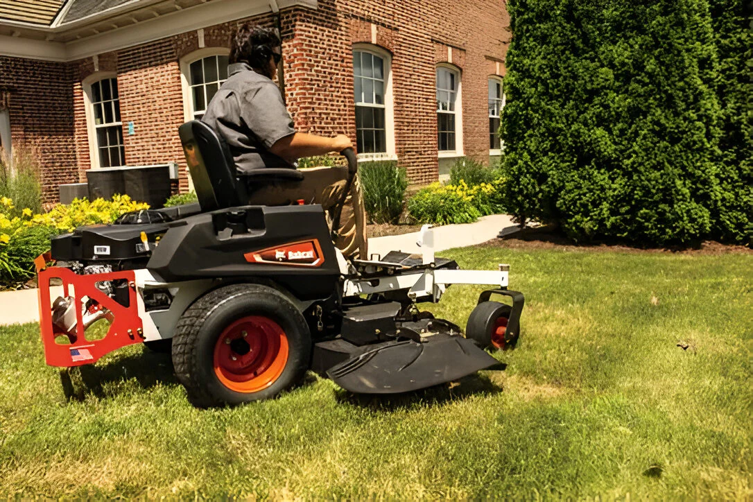 Bobcat 9992001 Lawn Tractor