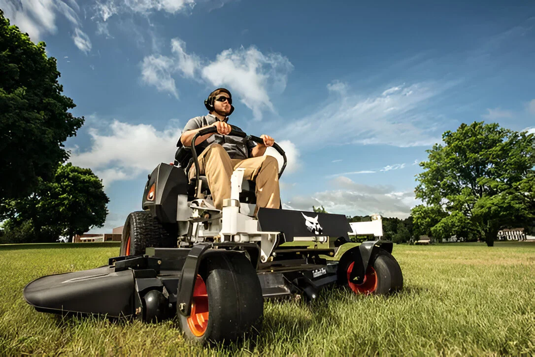 Bobcat 9993002 Lawn Tractor