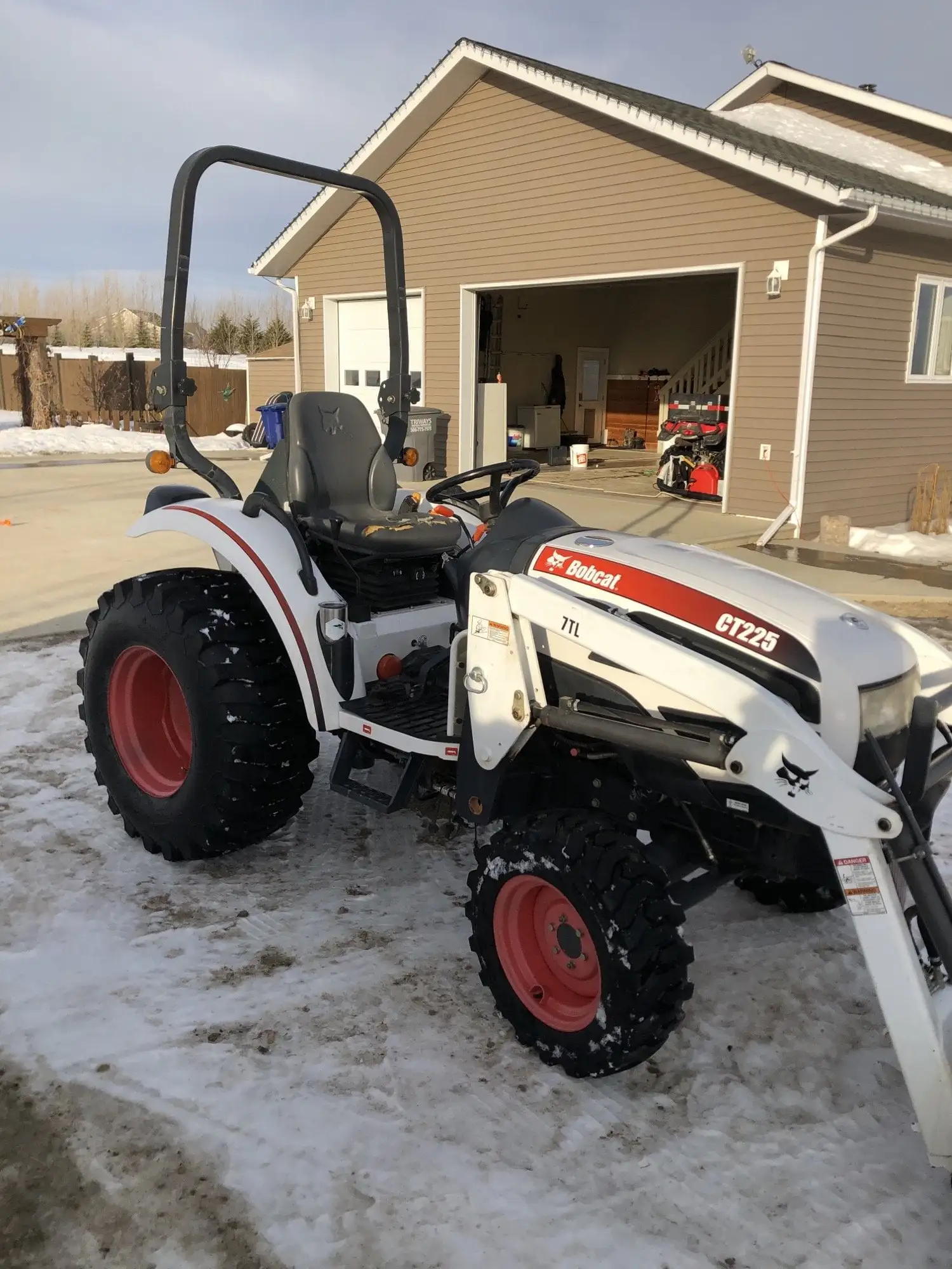 Bobcat CT225 — view 2