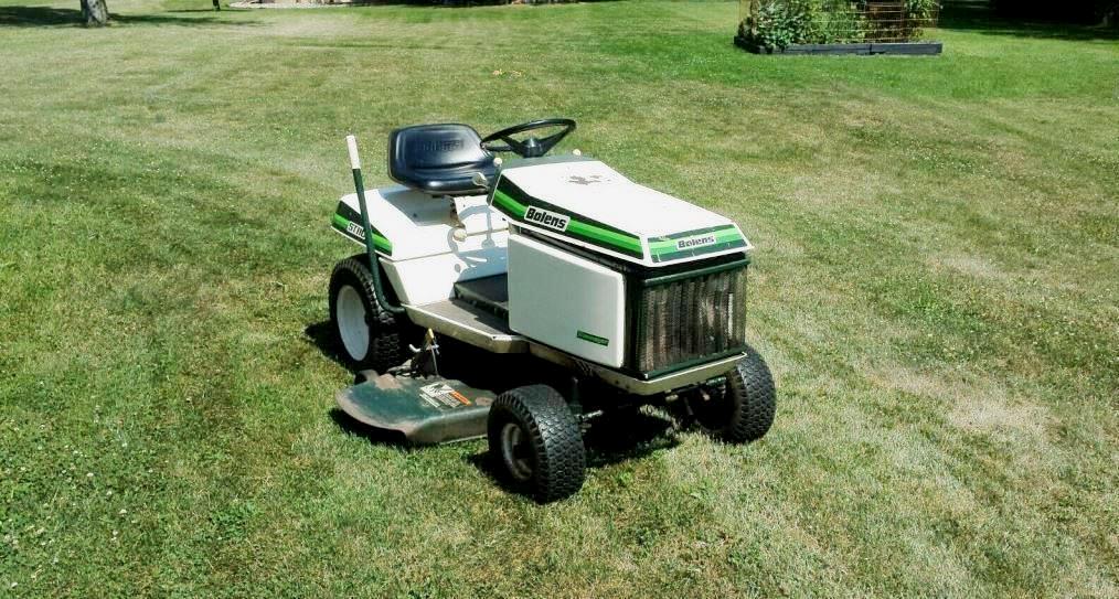 Bolens 3214H ST140 Lawn Tractor