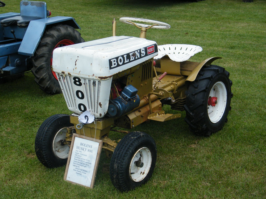 Bolens 800 Lawn Tractor