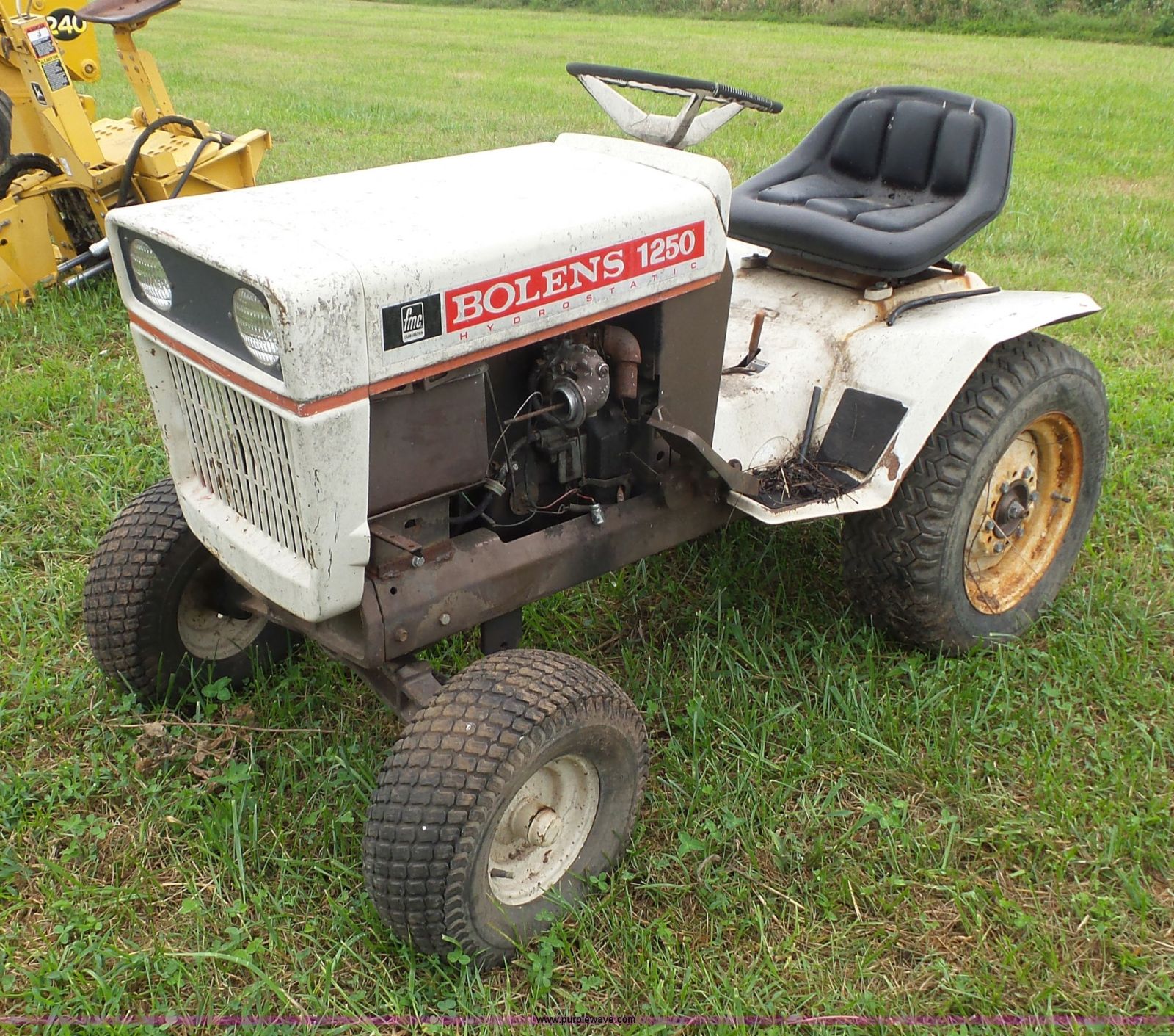 Bolens 8728 Suburban Lawn Tractor