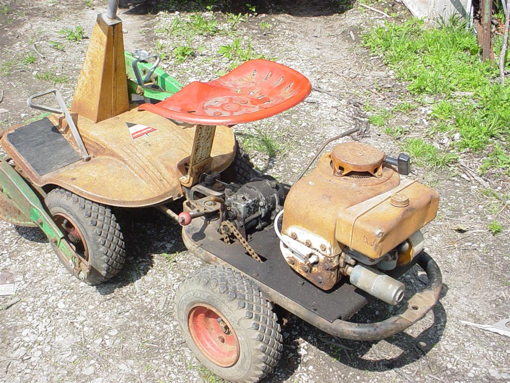 Bolens Lawn Keeper 910 Lawn Tractor