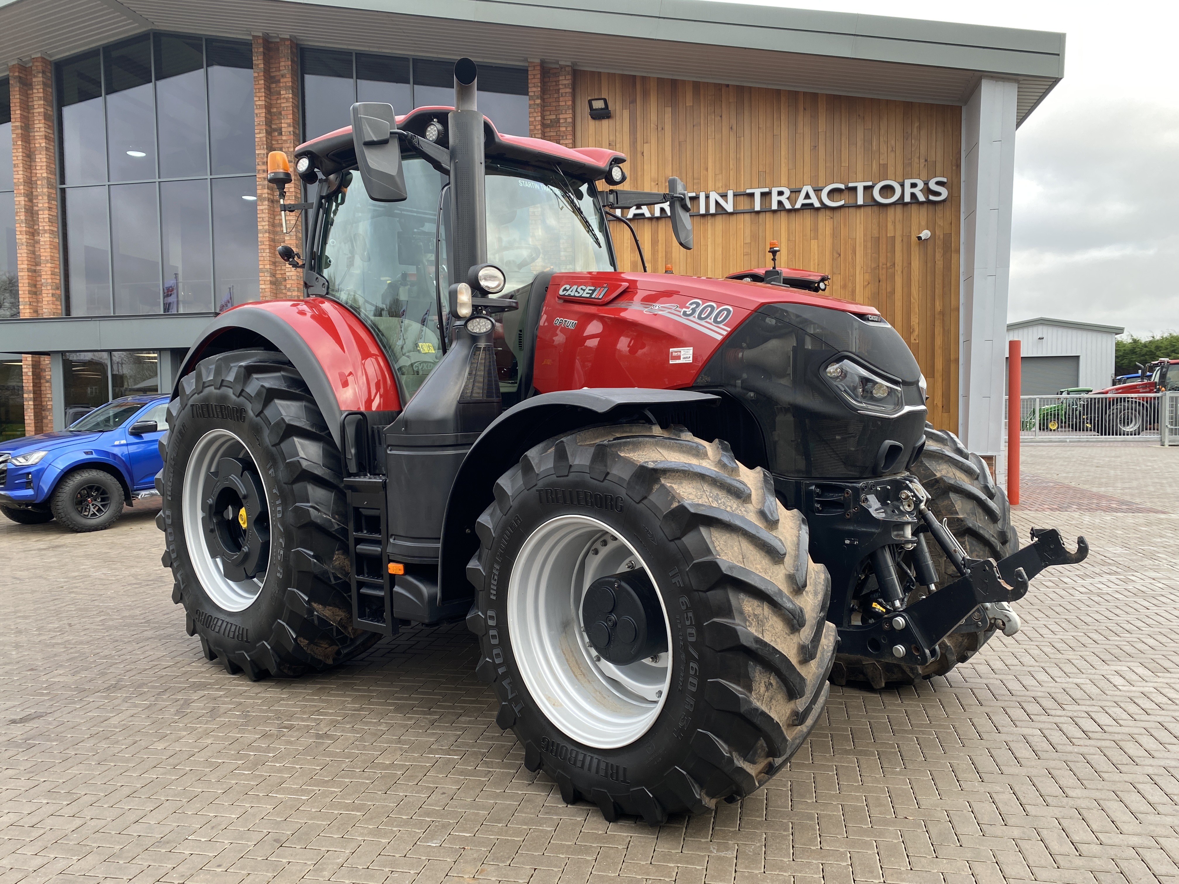 Case IH Optum 300 — view 2