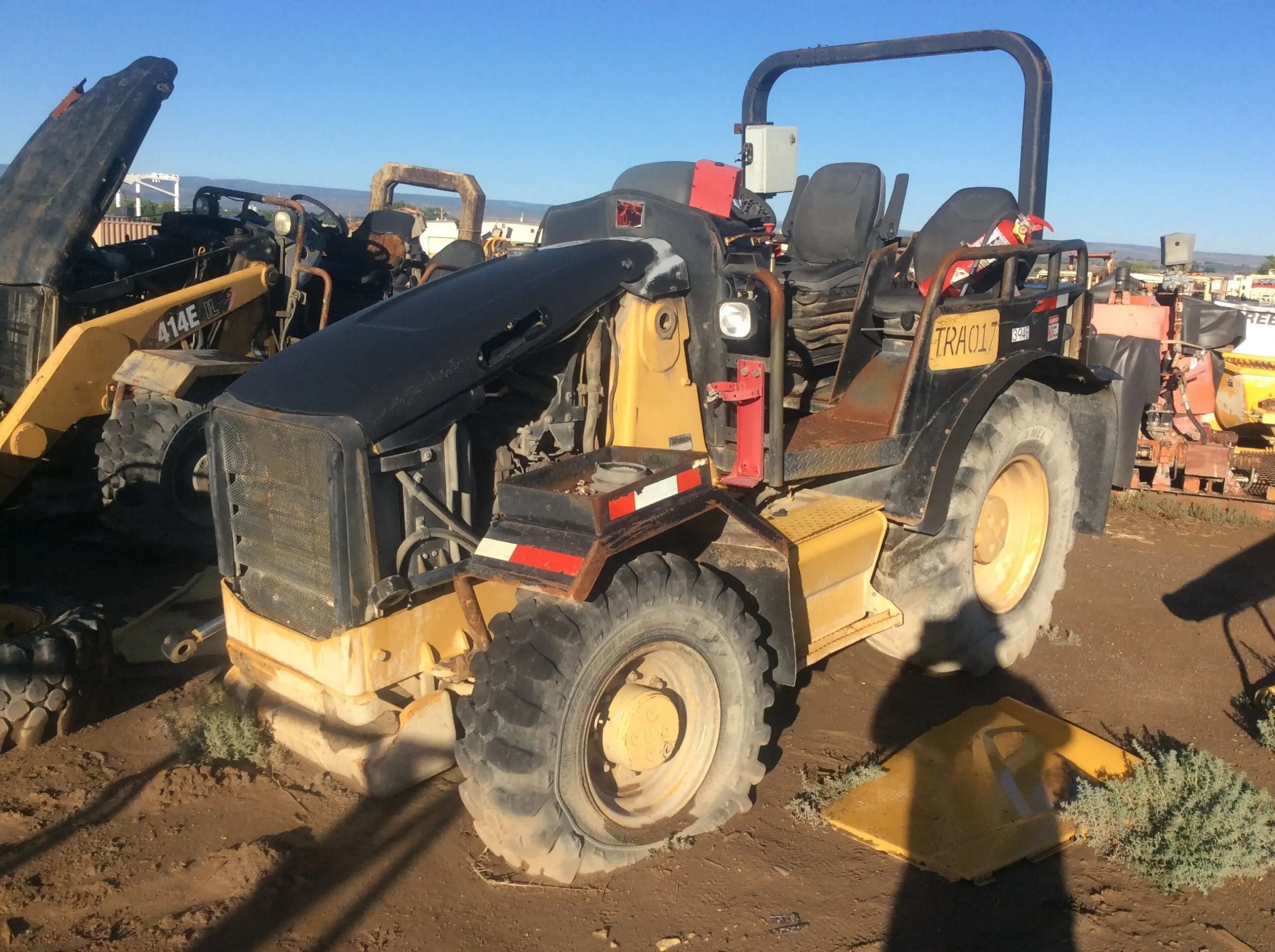 Caterpillar 414E — view 2