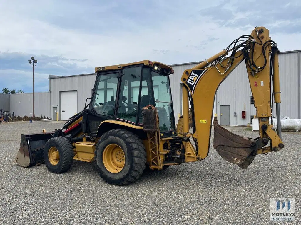Caterpillar 420D — view 2
