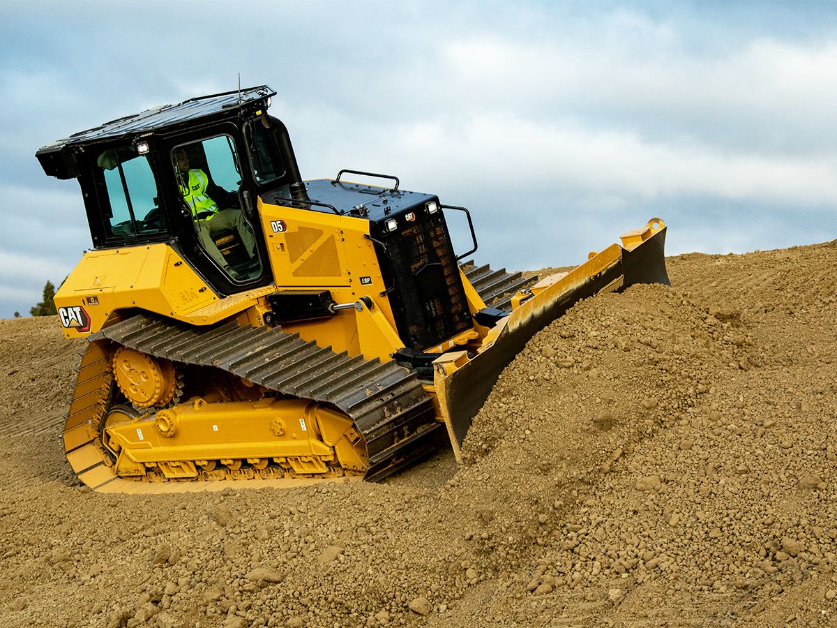 Caterpillar D5 — view 3