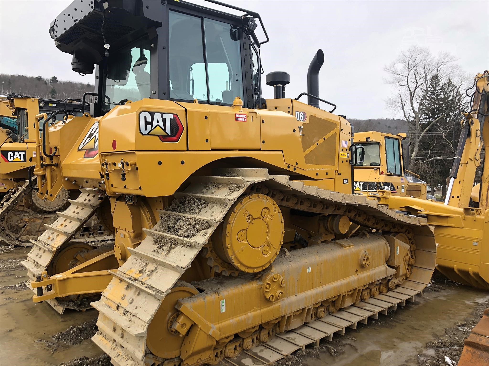 Caterpillar D6 — view 3