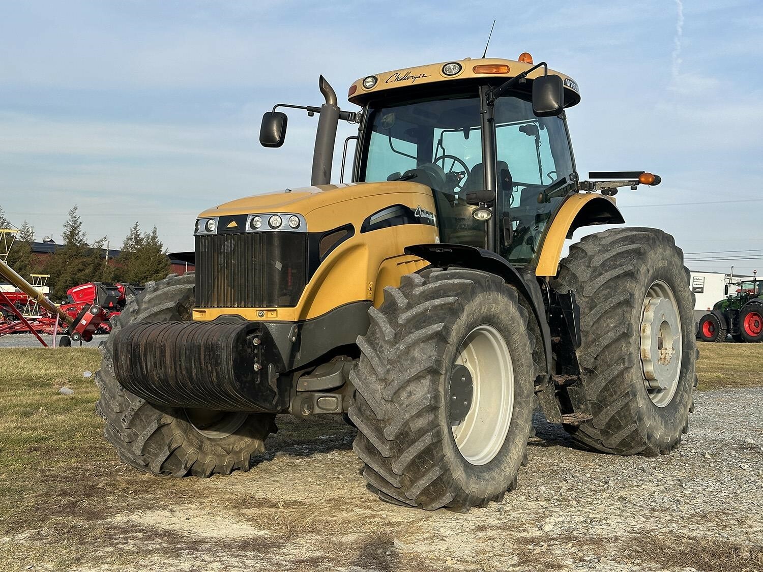 Challenger MT665C — view 2