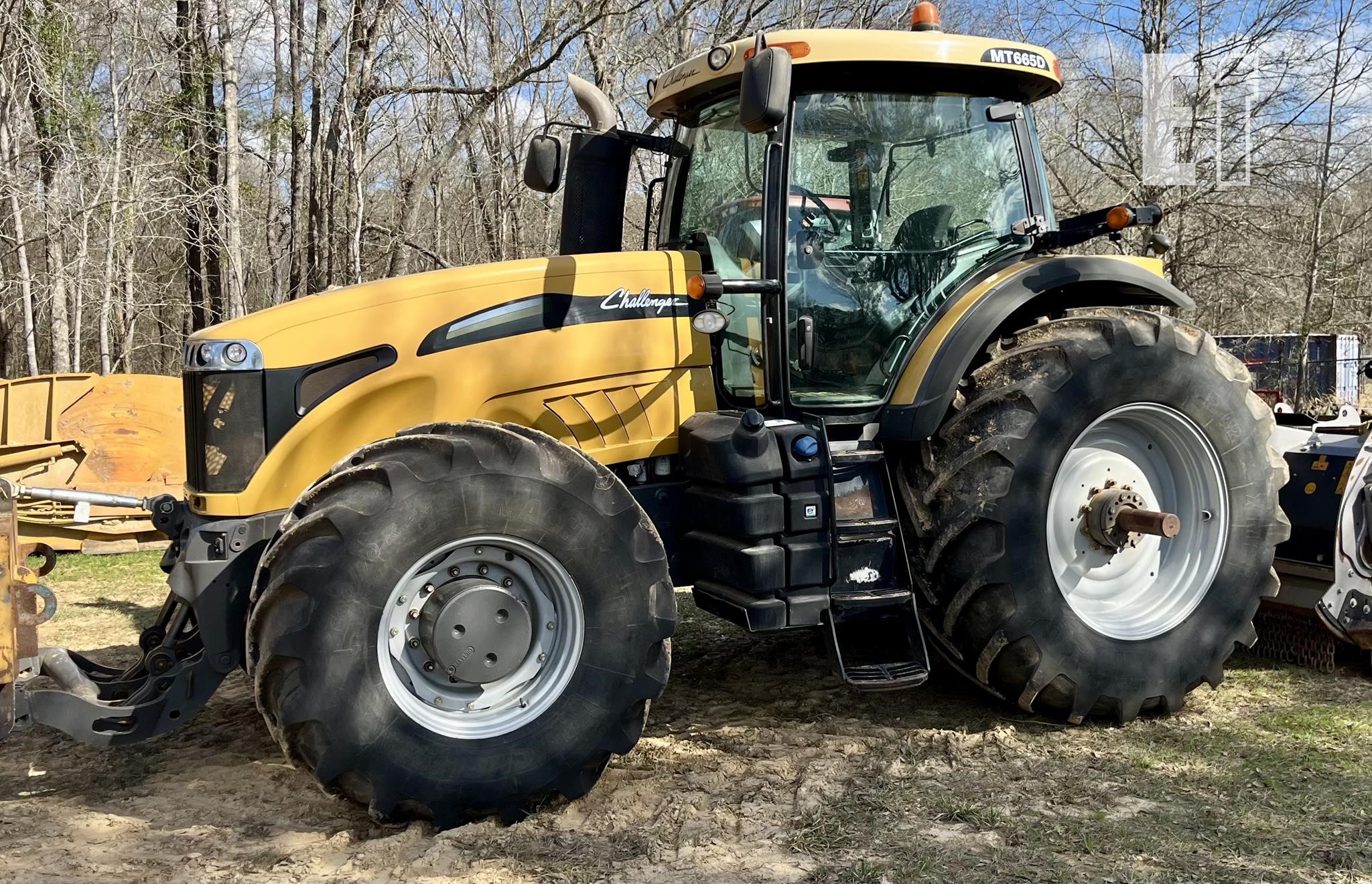 Challenger MT665D — view 2