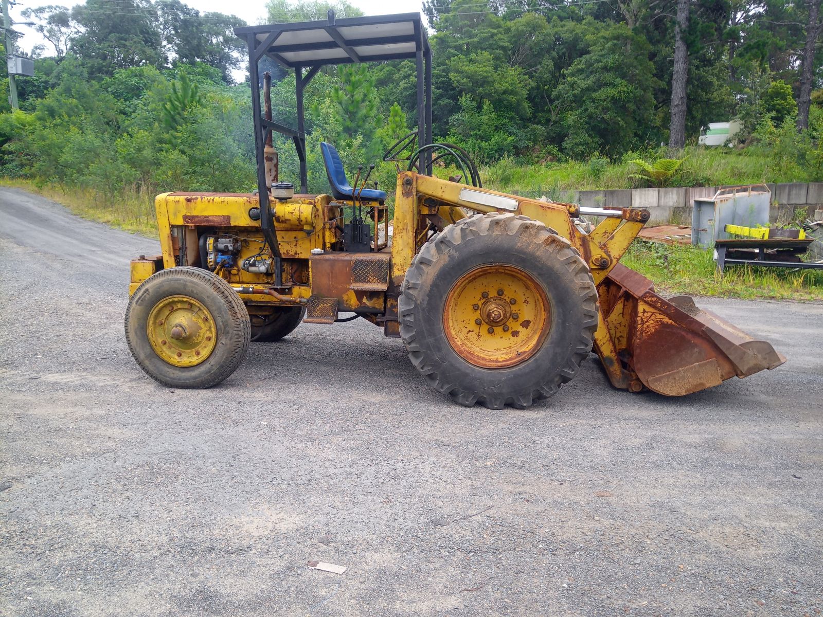 Chamberlain R 1250 Industrial Tractor