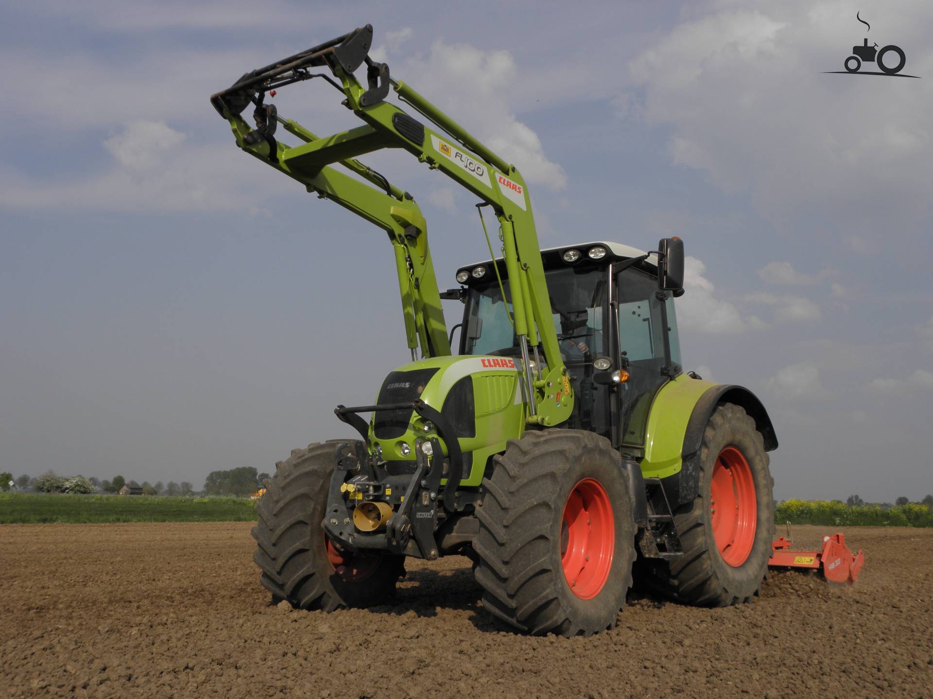 Claas Arion 510 — view 2