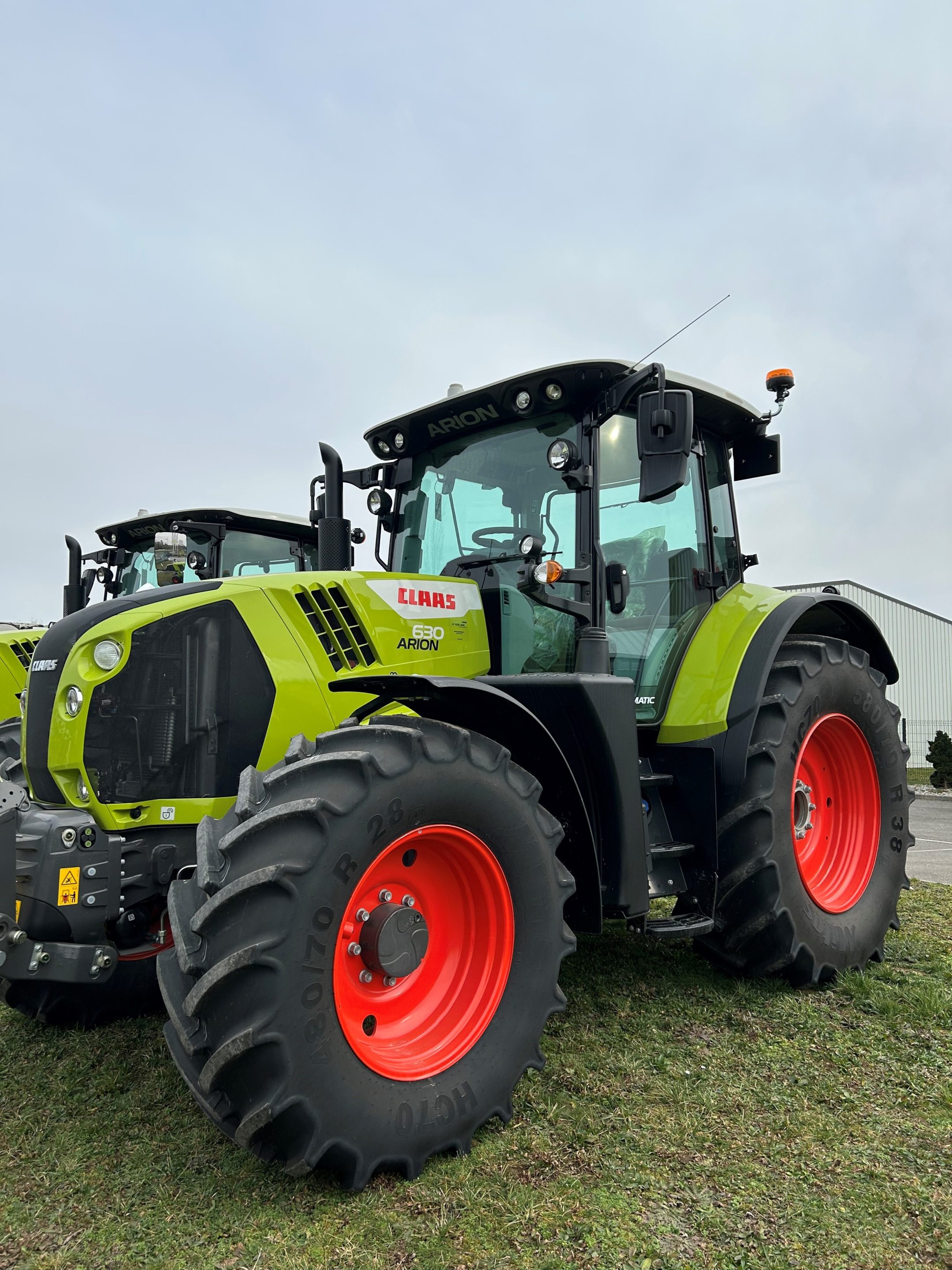 Claas Arion 630 — view 3