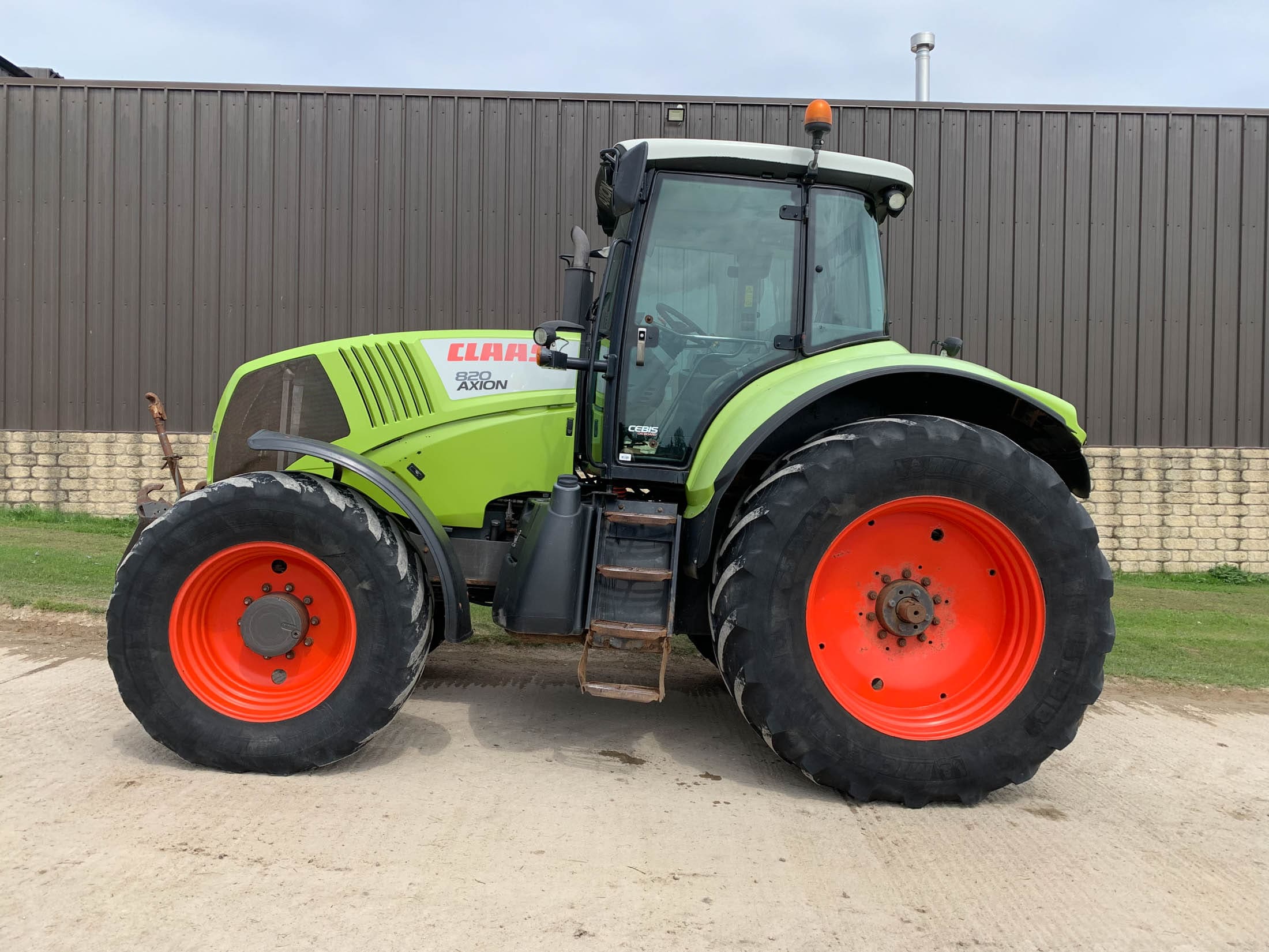 Claas Axion 820 — view 3