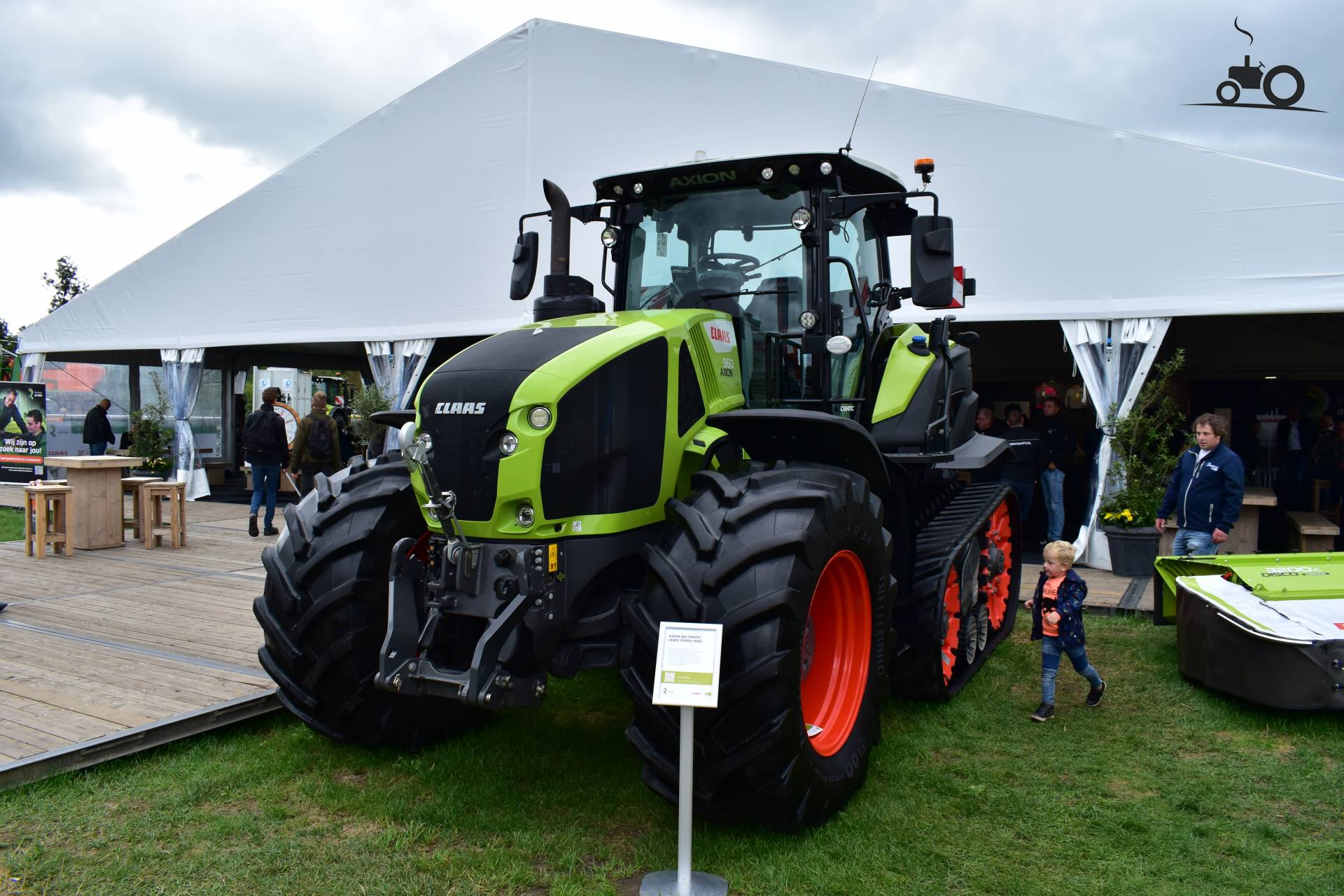 Claas Axion 960 — view 2
