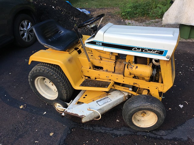 Cub Cadet 106 Lawn Tractor