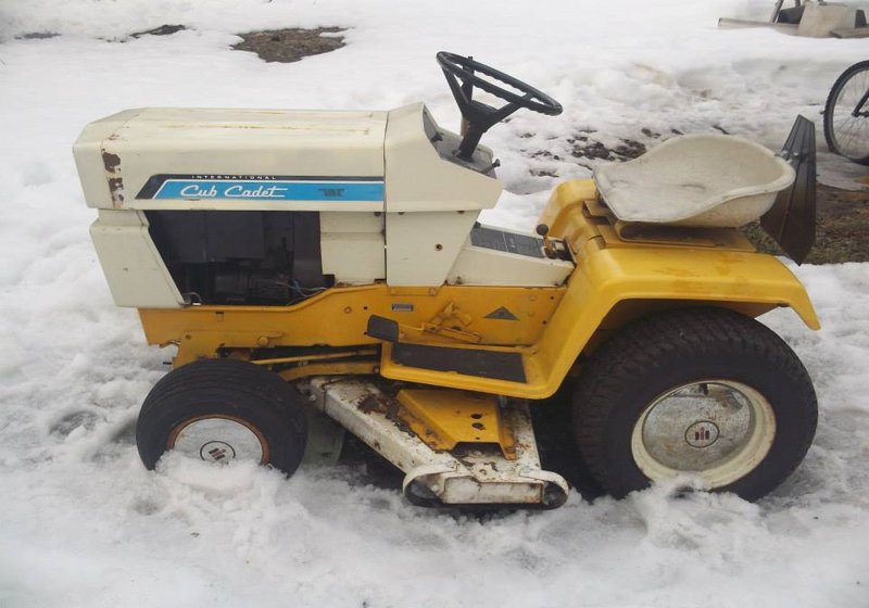Cub Cadet 1100 Lawn Tractor