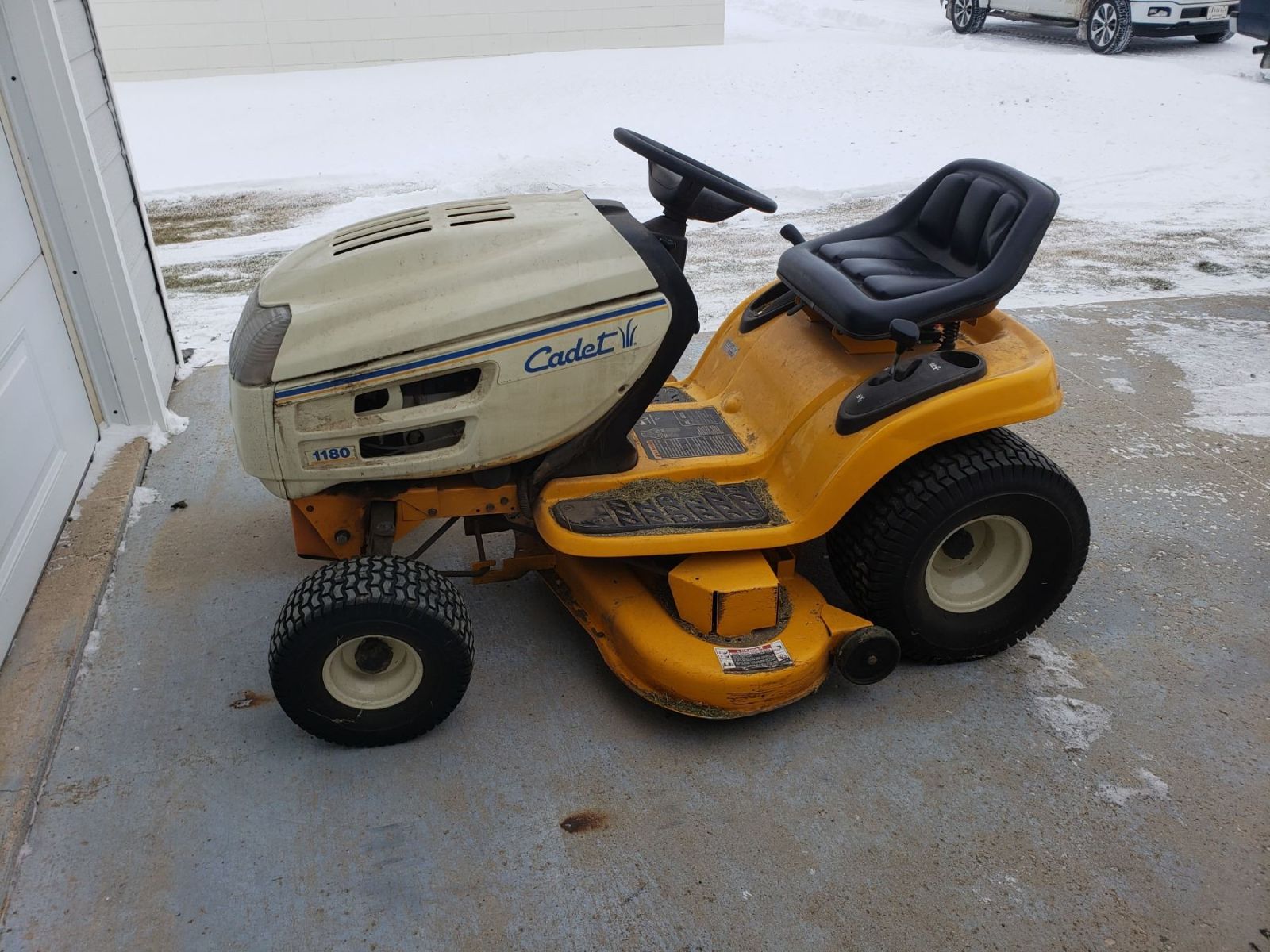 Cub Cadet 1180 Lawn Tractor