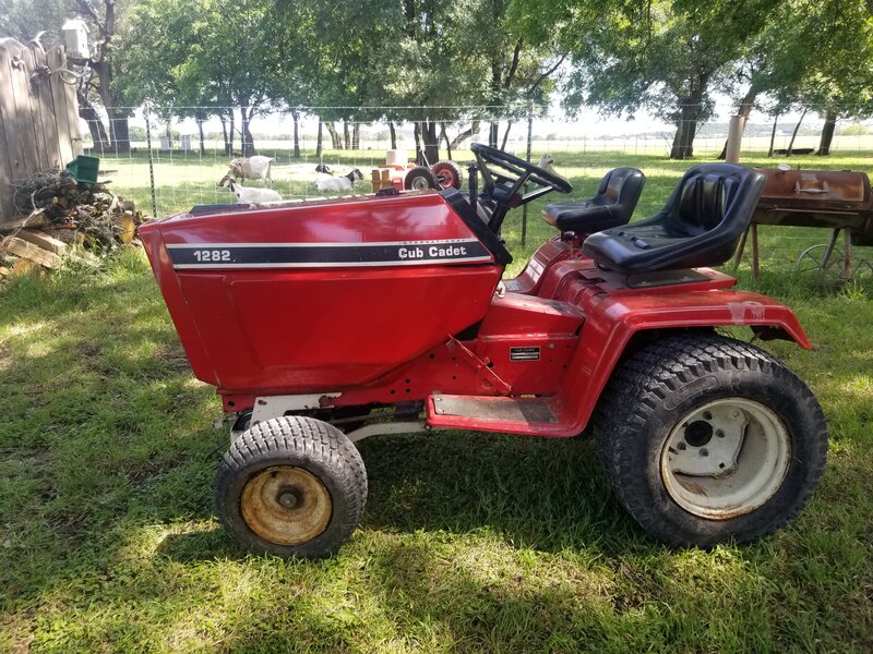 Cub Cadet 1282 Lawn Tractor