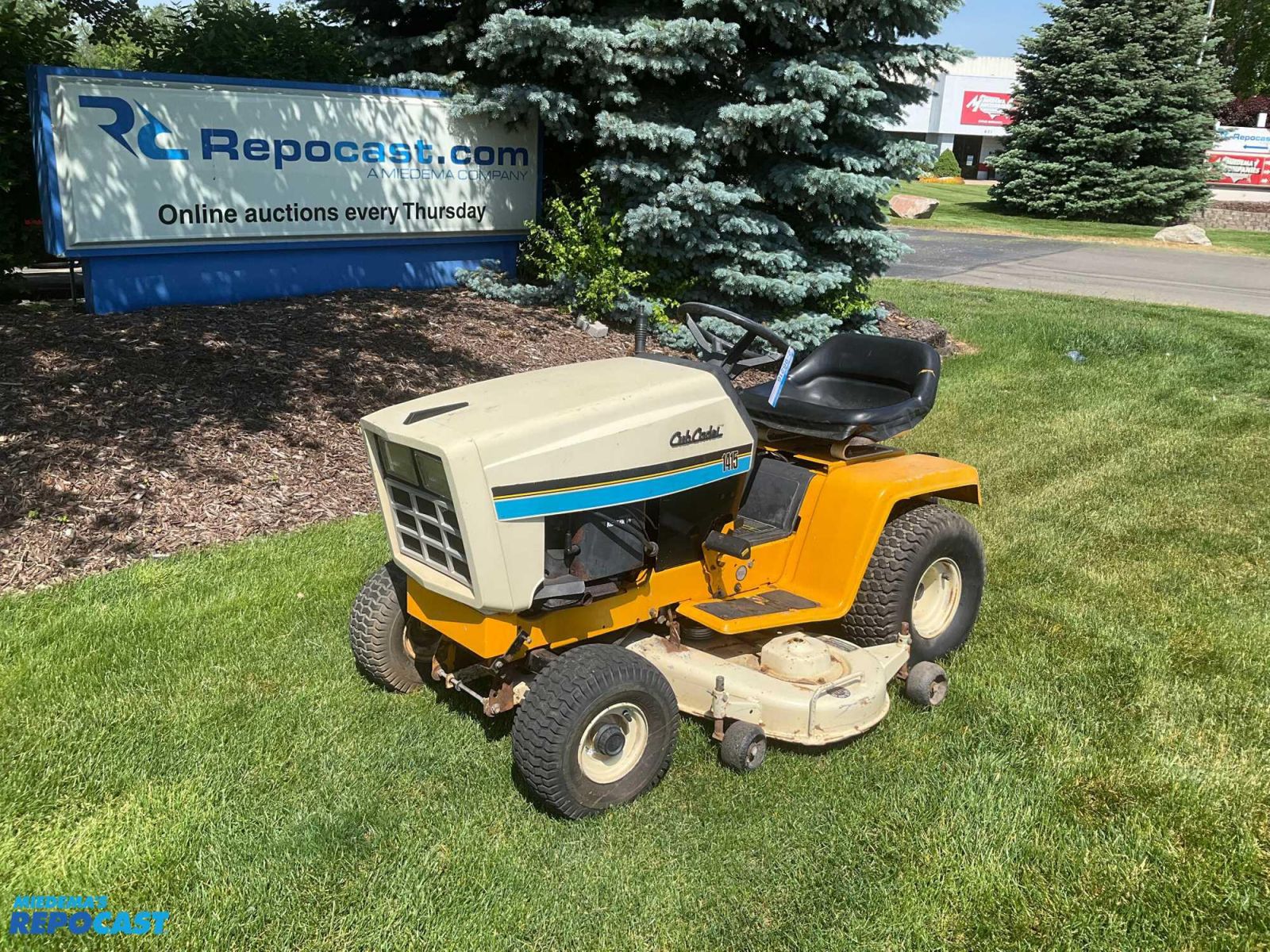 Cub Cadet 1415 Lawn Tractor