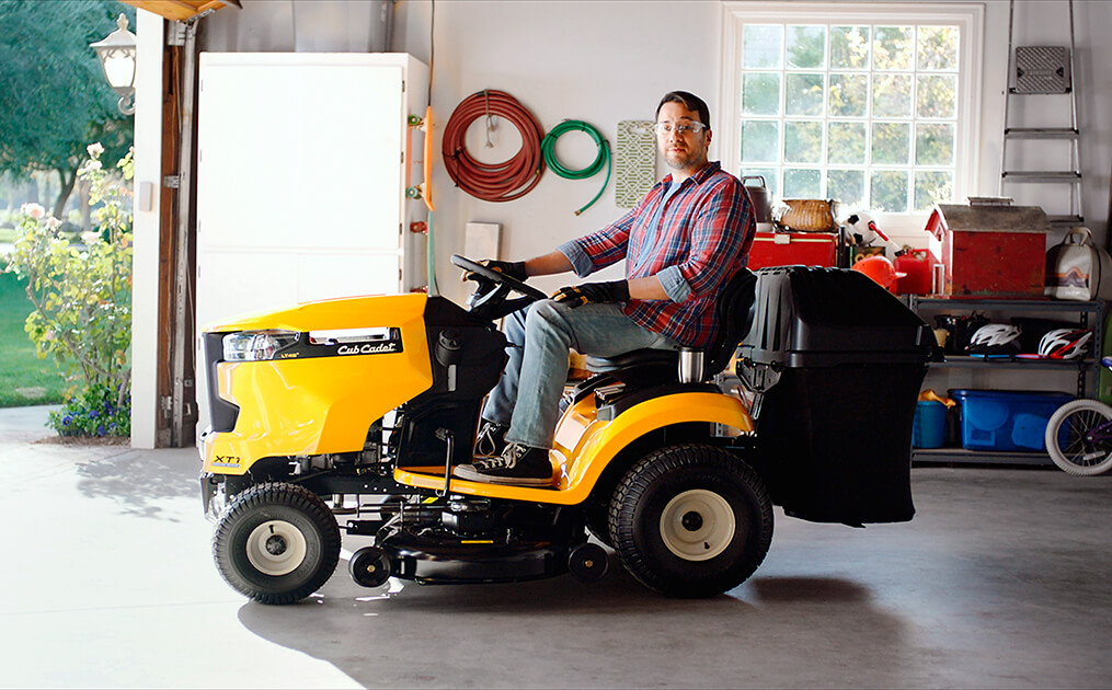 Cub Cadet 1517 Lawn Tractor