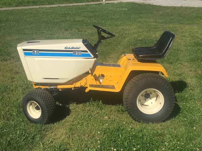 Cub Cadet 1572 Lawn Tractor