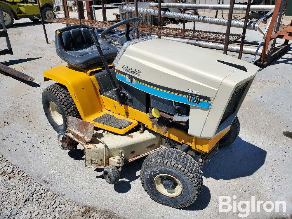 Cub Cadet 1720 Lawn Tractor