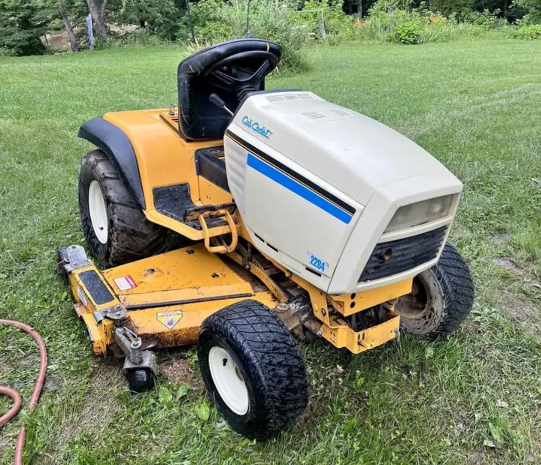 Cub Cadet 2284 Lawn Tractor