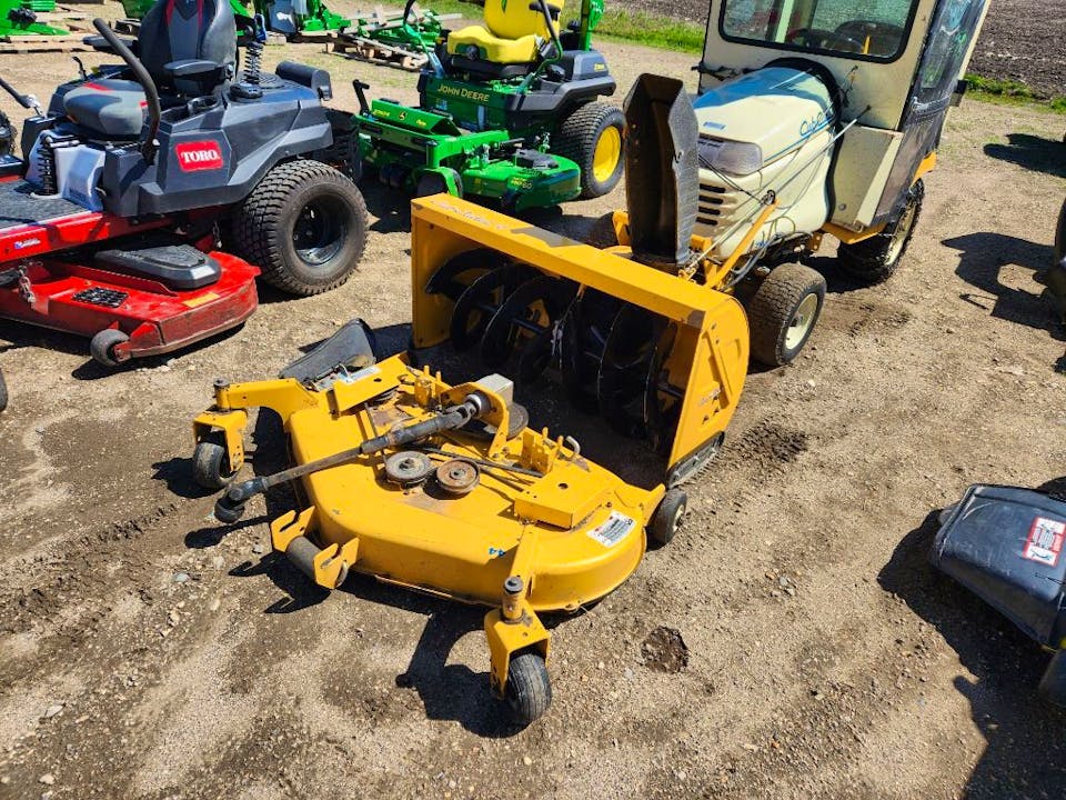 Cub Cadet 3184 Lawn Tractor