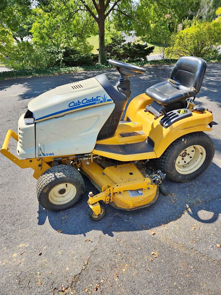 Cub Cadet 3185 Lawn Tractor