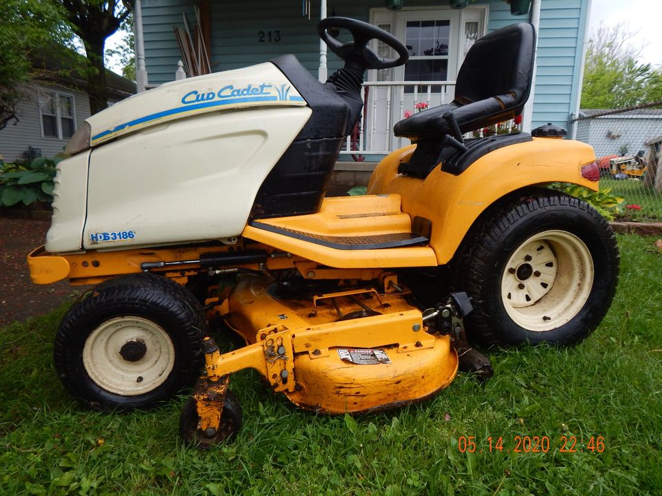Cub Cadet 3186 Lawn Tractor