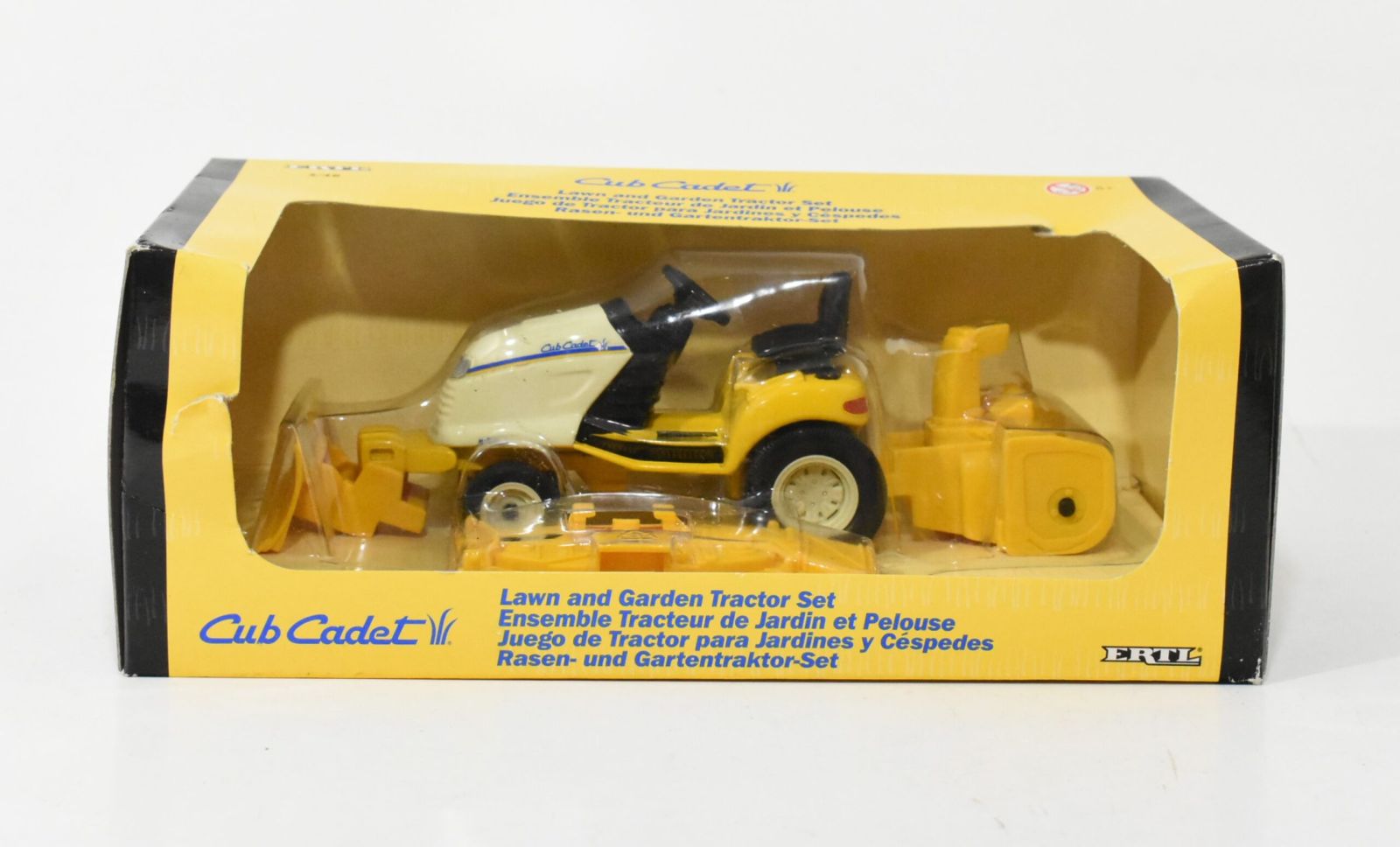 Cub Cadet 3208 Lawn Tractor