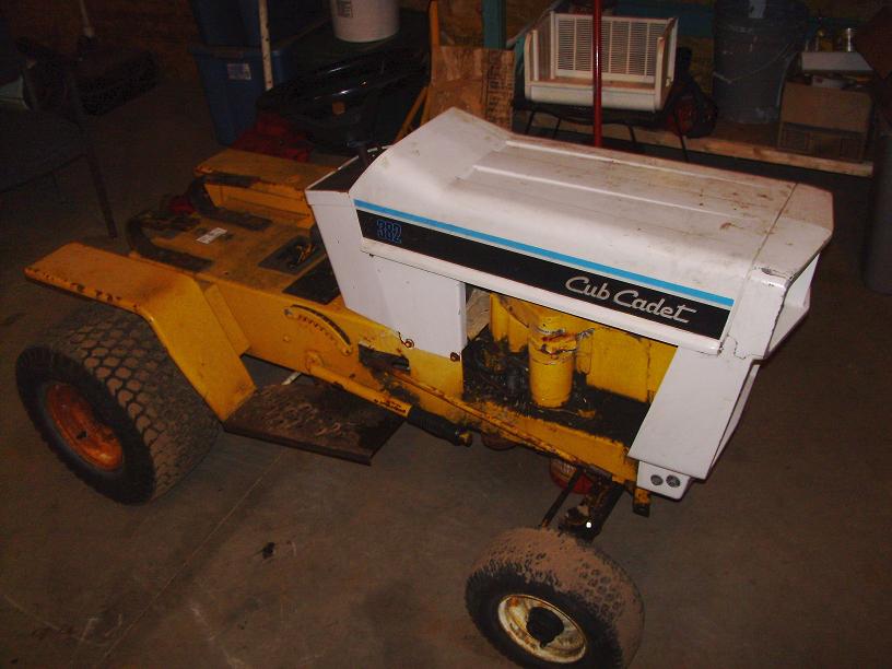 Cub Cadet 382 Lawn Tractor