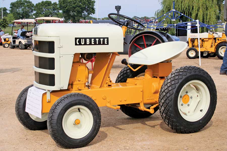 Cub Cadet 445 Lawn Tractor