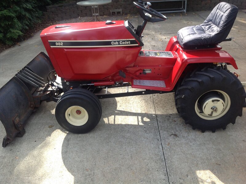 Cub Cadet 982 Lawn Tractor