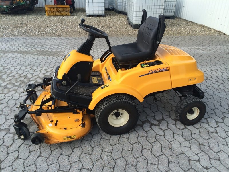 Cub Cadet FMZ 50 Lawn Tractor