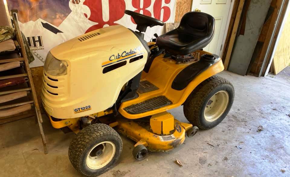 Cub Cadet GT 1222 Lawn Tractor