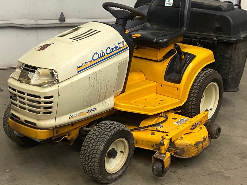 Cub Cadet GT 2523 Lawn Tractor