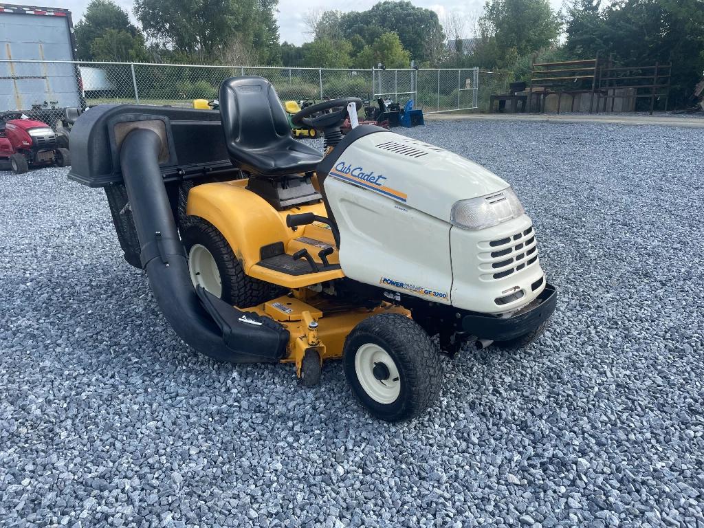 Cub Cadet GT 3200 Lawn Tractor