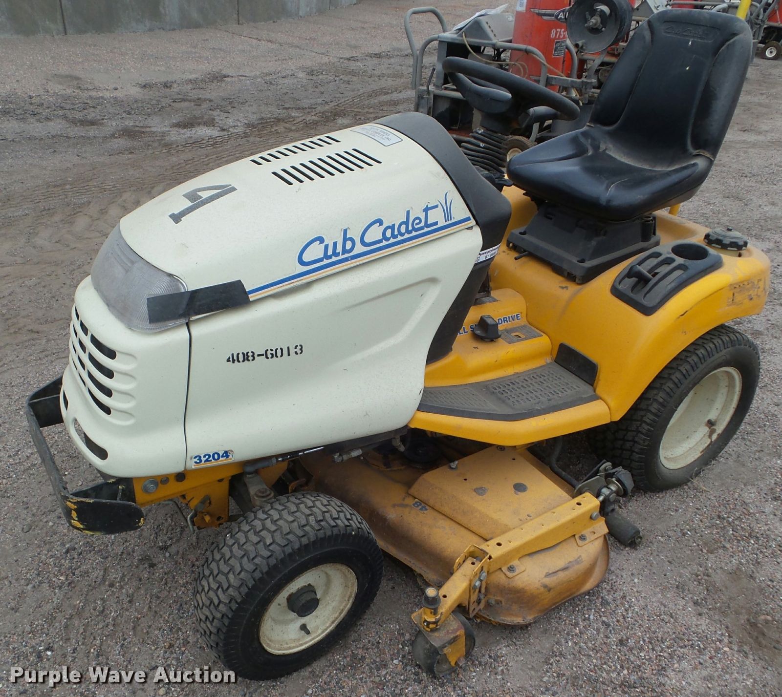 Cub Cadet GT 3204 Lawn Tractor