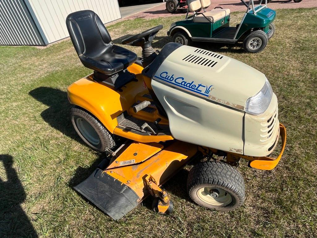 Cub Cadet GT 3235 Lawn Tractor